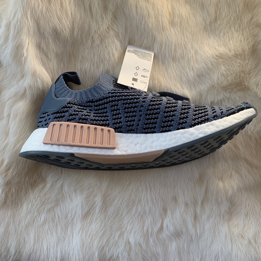New Women’s NMD_R1 STLT PK W Blue & Pink - Picture 3 of 6